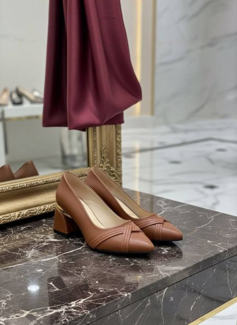 حذاء نسائي شيك