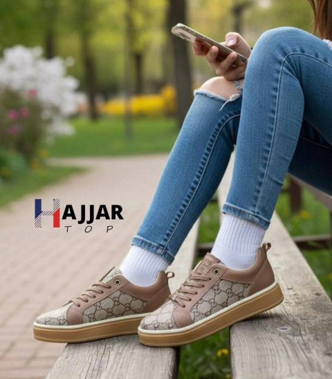 حذاء نسائي رباط