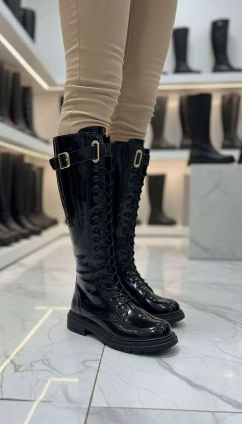 حذاء ساق طويلة