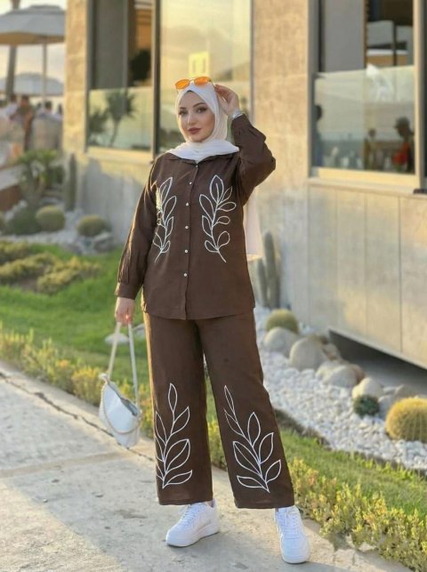طقم شيك بألوان ترابية