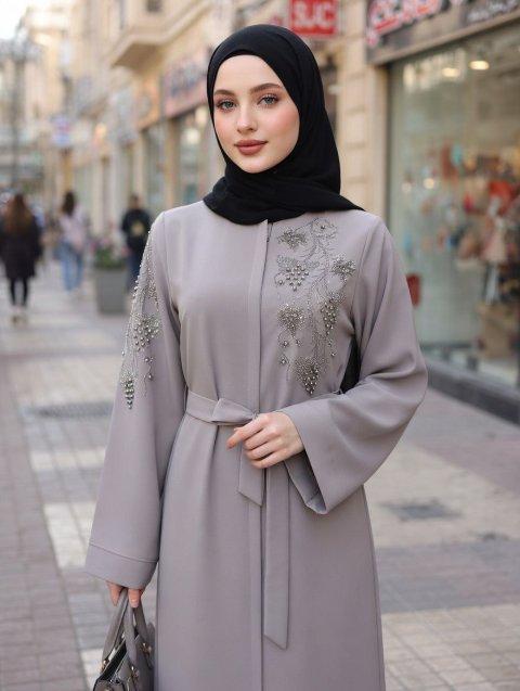عباية سهرة بتفاصيل لمعة