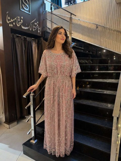 فساتين نسائية ل تزيين حضورك في جميع مناسباتك المميزة سيدتي (خطبة ٫سهرة٫فاتحة..)
