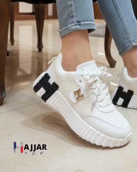 حذاء نسائي